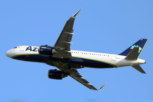 Airbus A320 (PR-YRT)