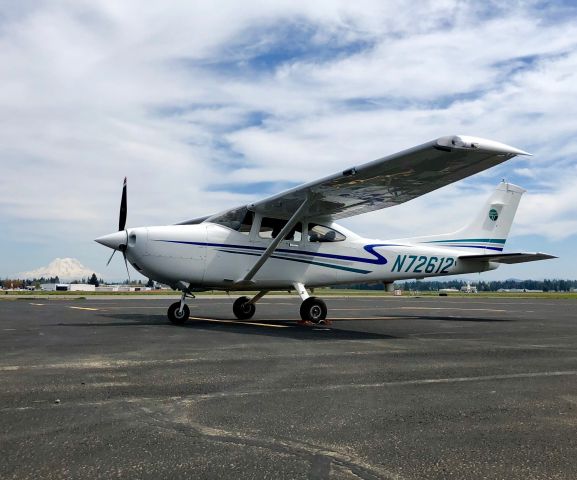 Cessna Skylane (N72612)