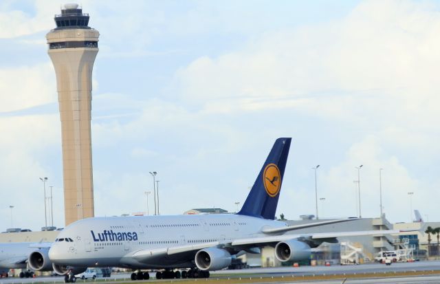 Airbus A380-800 (D-AIMI) - Departing for Frankfurt am Main(EDDF)