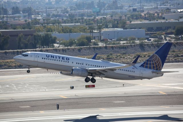 Boeing 737-800 (N76288)