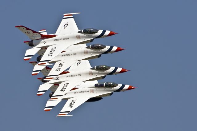 Lockheed F-16 Fighting Falcon — - USAF Thunderbirds