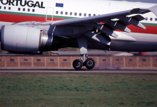 Airbus A310 (CS-TEH)