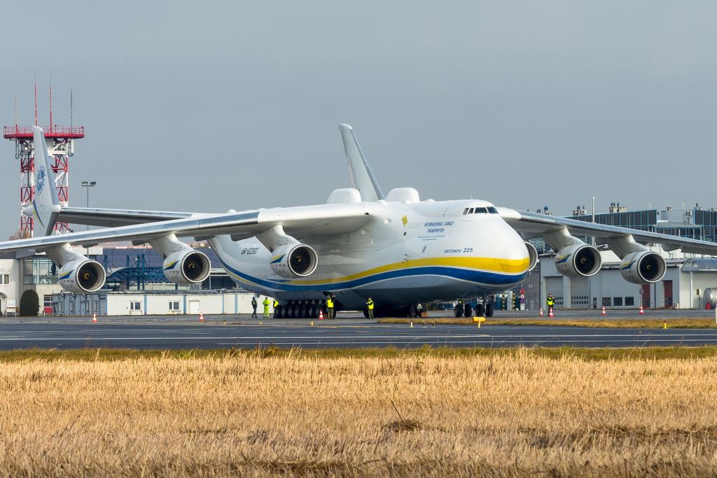 Antonov Antheus (UR-82060) - An225 Mriya /UR-82060/_Spotting EPRZ
