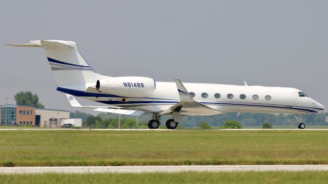 Gulfstream Aerospace Gulfstream V (N814RR) - Twilight 81 rocketing down 09 back to KGYY after doing getting in some full stop landing practice. br /br /TWY81. N814RR. 2006 Gulfstream G550 (GV-SP). Solairus Aviation. KVPZ. 6/8/23.