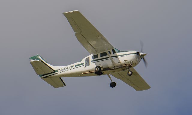 Cessna 206 Stationair (N9125Y) - Runway 20R arrival @KDPA. Modified for survey work.