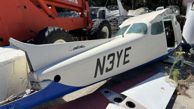 Cessna Skyhawk (N3YE) - Recovered after ditching near Miami