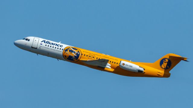Fokker 100 (VH-UQG)