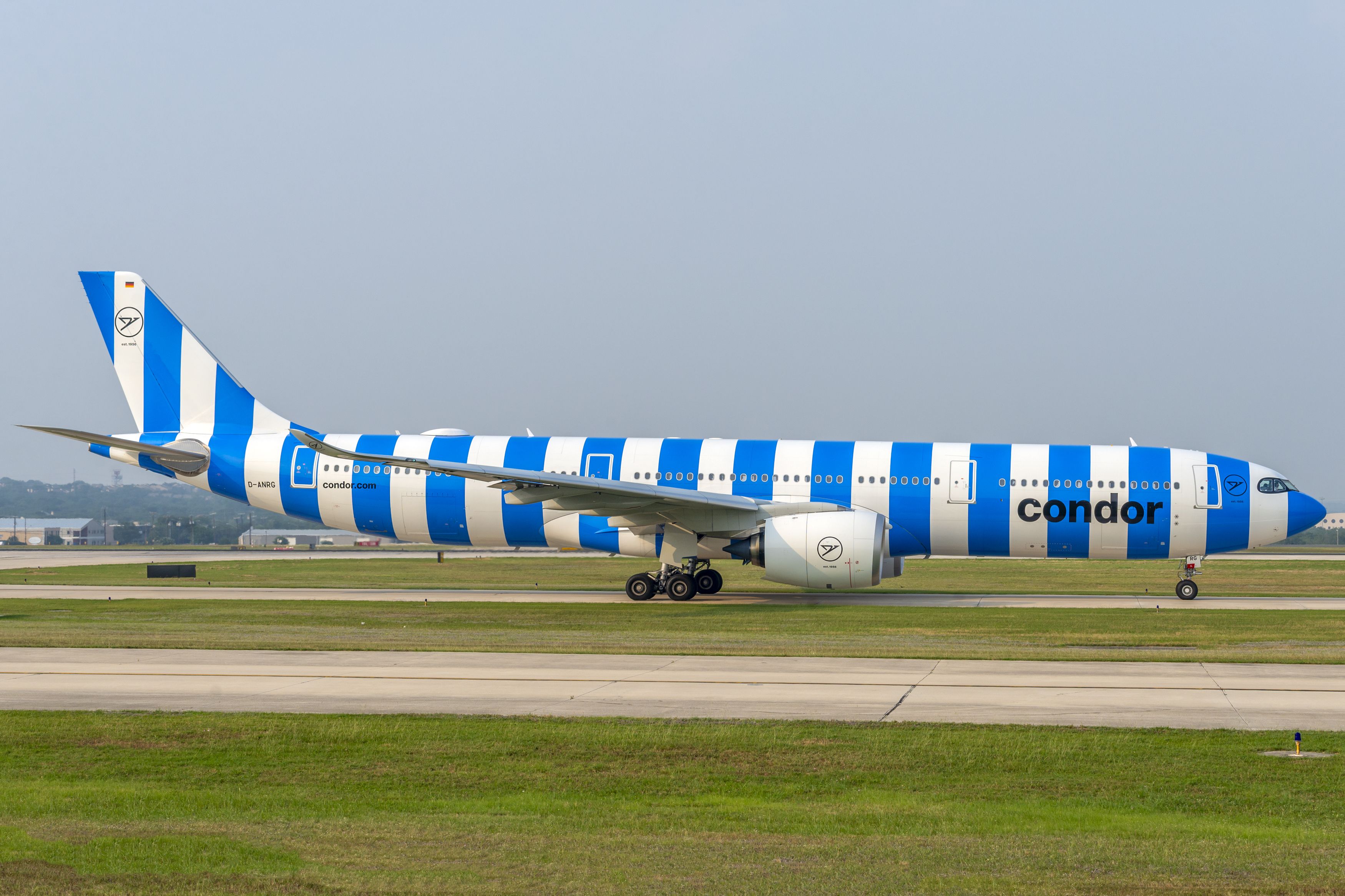 Airbus A330-900 (D-ANRG) - Runway 31L arrival