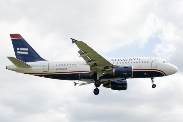 Airbus A319 (N760US)