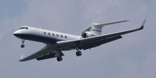 Gulfstream Aerospace Gulfstream V (N825LM)