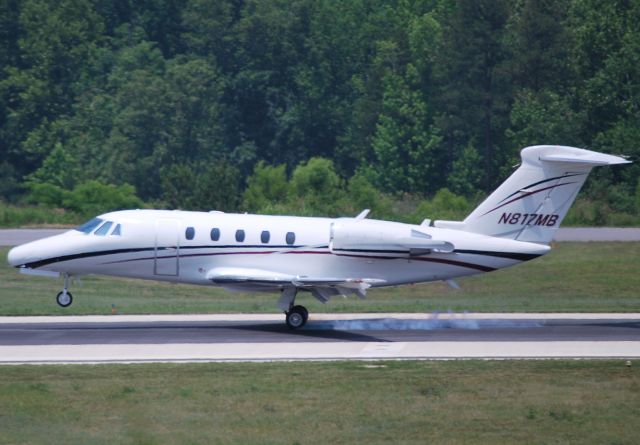 — — - KOURY AVIATION INC - Touching down on 20 - 6/8/11