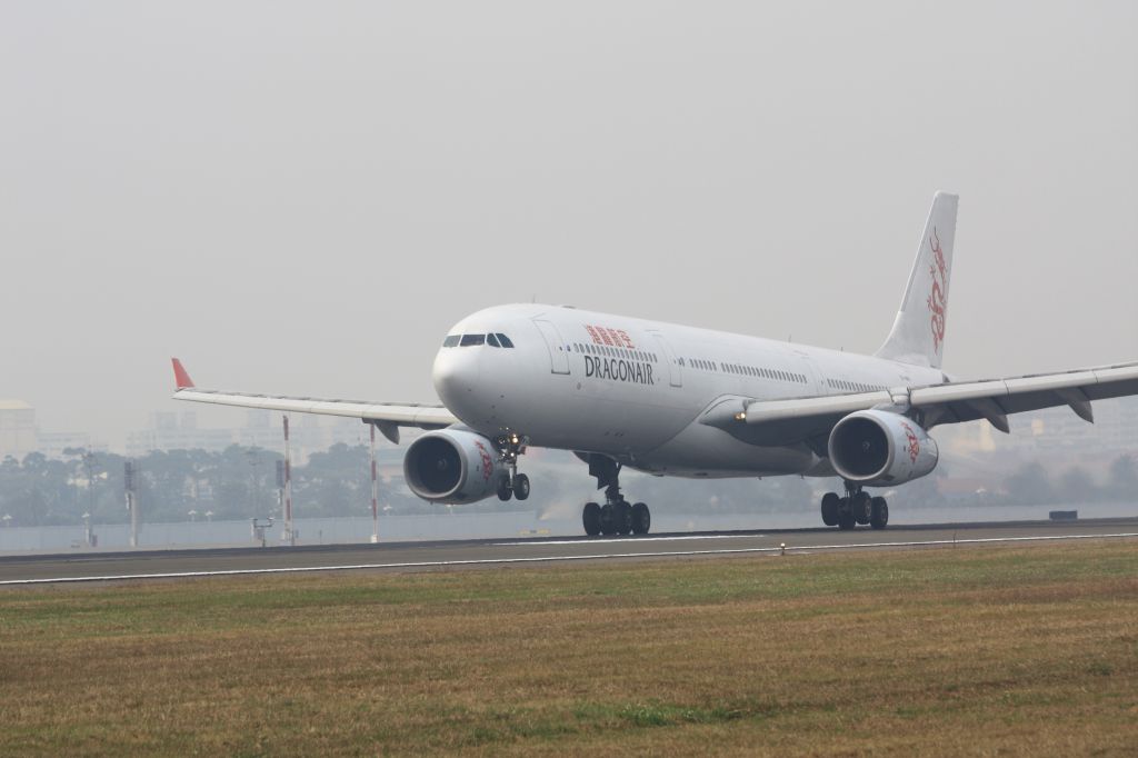 Airbus A330-300 (B-HWH)