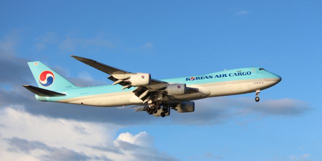 BOEING 747-8 (HL7623)