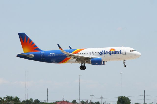 Airbus A320 (N225NV) - Arriving in OKC from VPS.