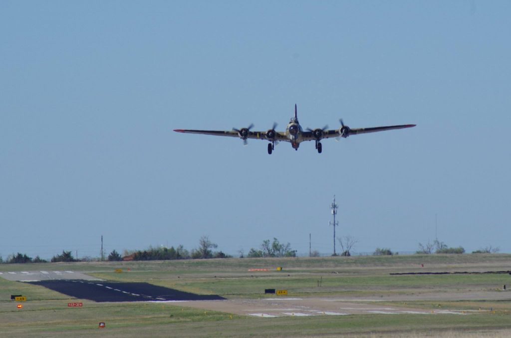 Boeing B-17 Flying Fortress (N93012) - “Nine-O-Nine” Departing KPWA from 17R on 03-APR-2016.