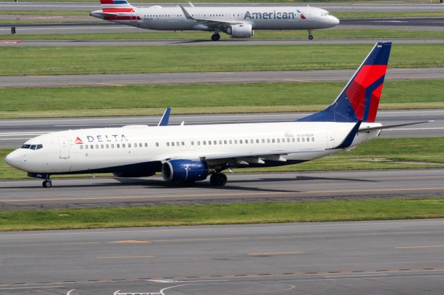 Boeing 737-800 (N384DA)