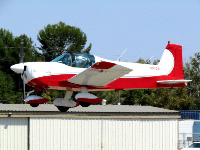 Grumman Tr2 (N5705L) - Taking off RWY 24