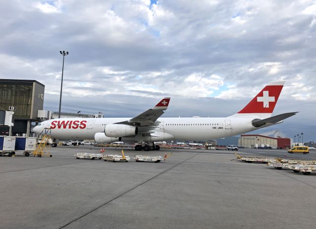 Airbus A340-300 (HB-JMC)