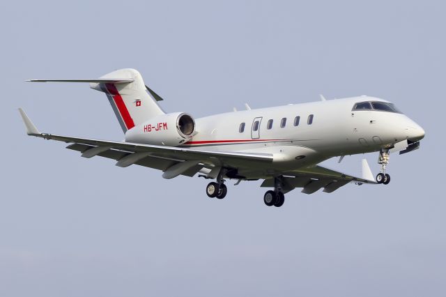 Bombardier Challenger 300 (HB-JFM)