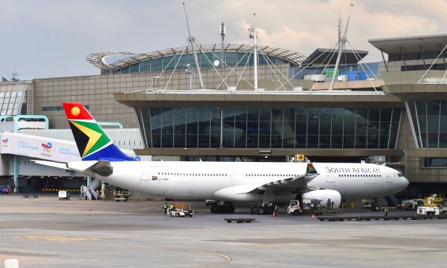 Airbus A330-300 (ZS-SXM) - South African Airways Airbus A330-343 ZS-SXM in Johannesburg 