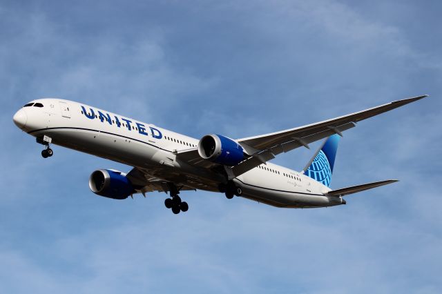 Boeing 787-8 (N12021)