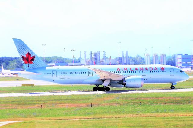 Boeing 787-8 (C-GHQQ)