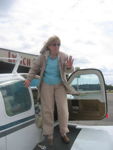 Beechcraft 35 Bonanza (N7835V) - Peg waving off Paparazzi (J Barnes) as she de-planes in Florida