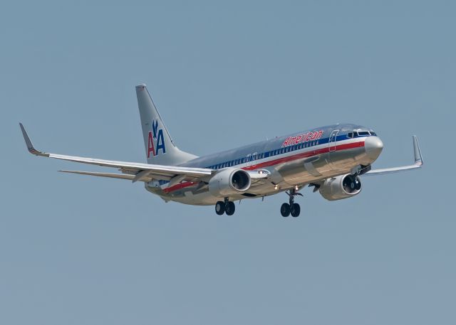 Boeing 737-800 (N929AN)