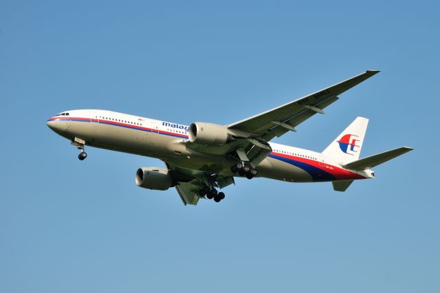 Boeing 777-200 (9M-MRJ) - 2013/8/16