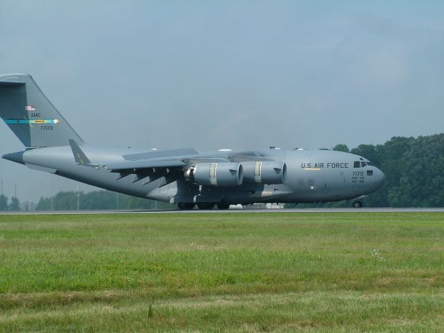 Boeing Globemaster III (N77170)