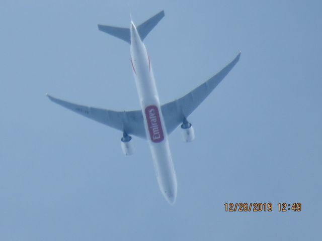 BOEING 777-300ER (A6-EQF)