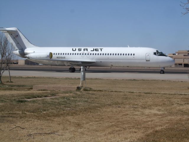 Douglas DC-9-10 (N215US)