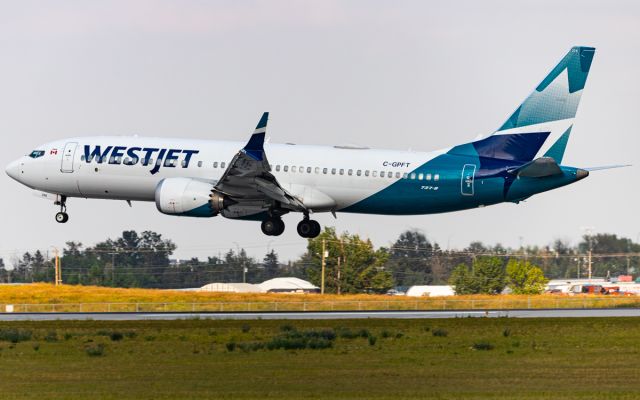 Boeing 737 MAX 8 (C-GPFT)