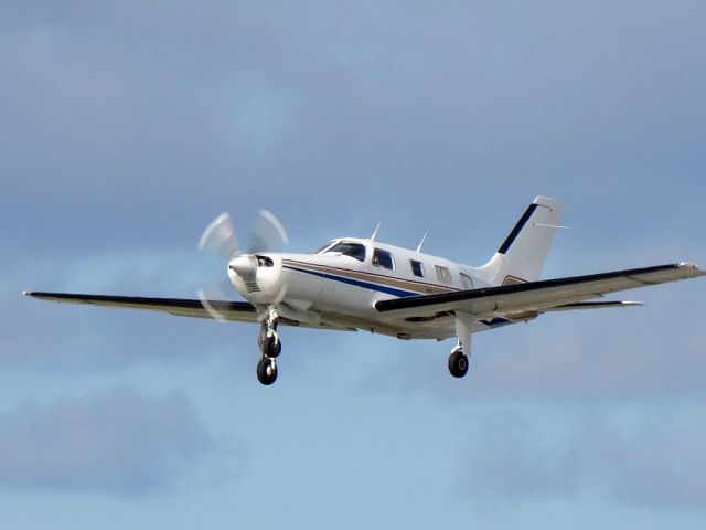 Piper Malibu Mirage (N4323B)