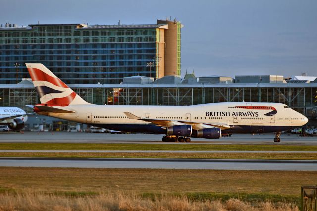 Boeing 747-400 (G-CIVN)