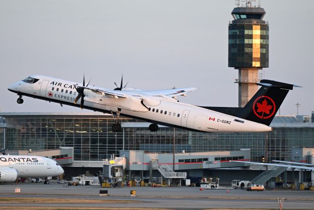 de Havilland Dash 8-400 (C-GGMZ)