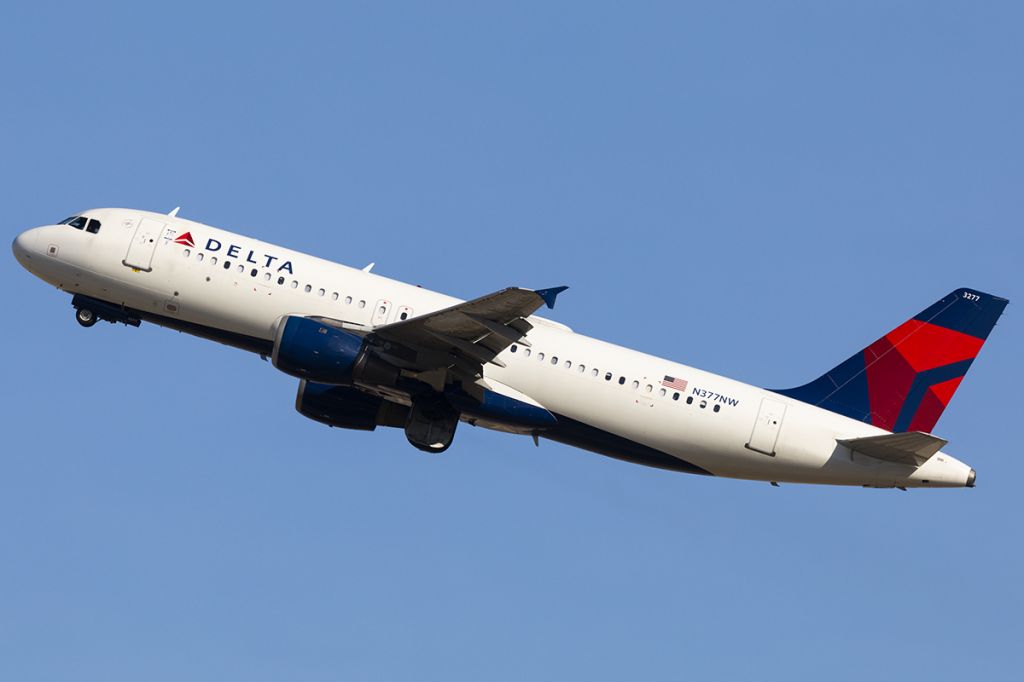 Airbus A320 (N377NW)