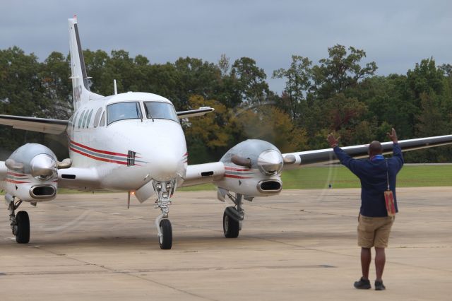 Beechcraft King Air 90 (N904P)