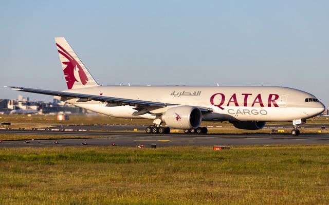 BOEING 777-200LR (A7-BFX)