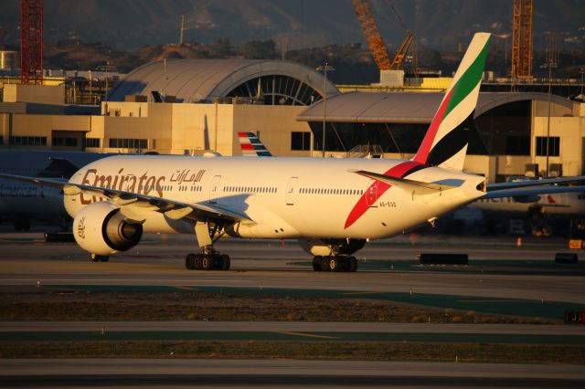 BOEING 777-300ER (A6-EGD)