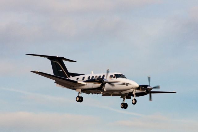 Beechcraft Super King Air 200 (N877RC)