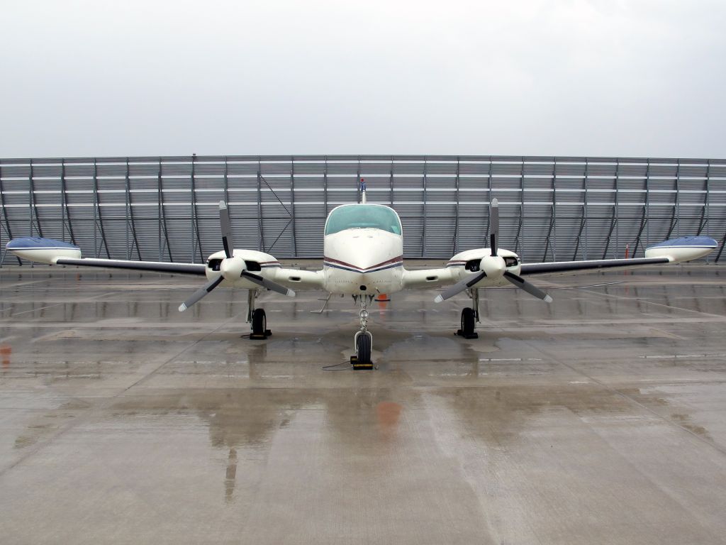 Cessna 310 (N4925A) - A very nice three ten.