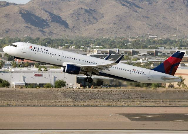 Airbus A321 (N303DN)