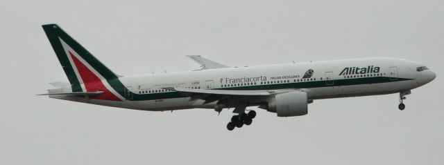 Boeing 777-200 (EI-DBL)