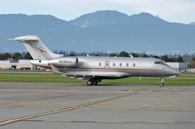 Bombardier Challenger 300 (N536XJ)