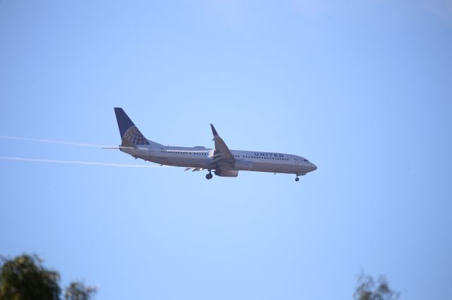 Boeing 737-900 (N63820)