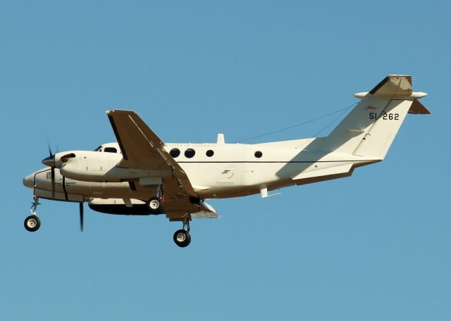 Beechcraft Super King Air 200 (85-1262) - A C-12 Huron landing at Shreveport Regional.