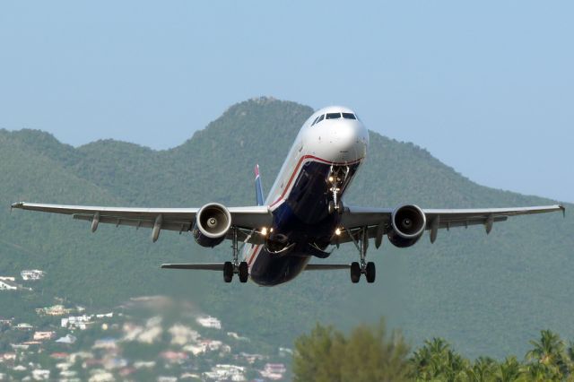 Airbus A321 (N176UW)