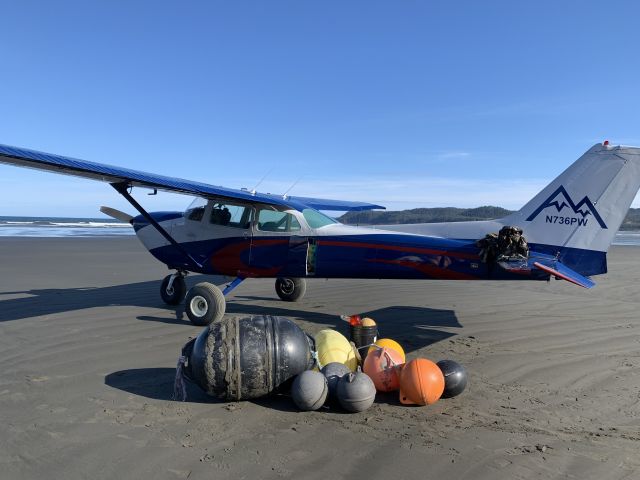 Cessna Skyhawk (N736PW) - Beachcombing in the Gulf of Alaska