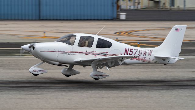 Cirrus SR-20 (N579WW)